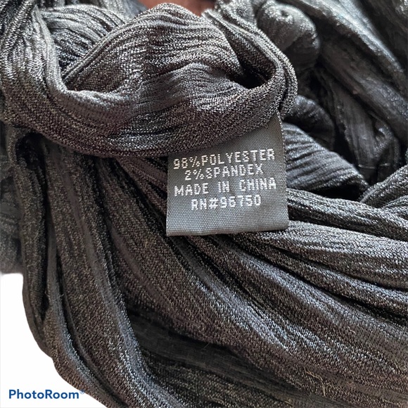 Black infinity scarf, spandex - Picture 3 of 4